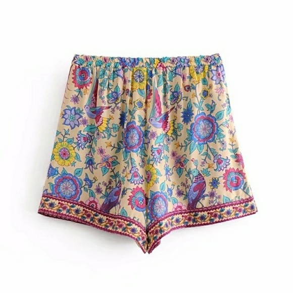 Paradise Found Shorts - Picture 2 of 3